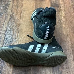 Adidas Predator indoor soccer shoes.  Worn but lots of life left size 4 Y